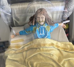 NECA The Exorcist Regan Possessed Deluxe Boxed Set Linda Blair Horror GOAT