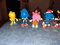 Jakks Pacific Sonic Figure lot 2.5in (7 figures) All In Mint Condition!