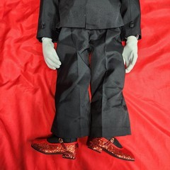 Saw – Billy the Puppet Deluxe Prop (w/ sound & motion)- Trick or Treat Studios