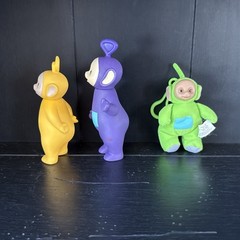 1998 Ragdoll Hasbro Teletubbies PVC 2 Figurines & Plush Finger Puppet Dipsy BK