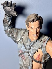 McFarlane Toys 18″ Army of Darkness Ash Evil Dead Action Figure w Chainsaw Talks