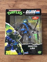 Playmates Teenage Mutant Ninja Turtles x G.I. Joe Snake Eyes x Leo Action Figure