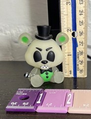 Glow In The Dark Mystery Minis GOLDEN FREDDY FUNKO Five Nights Freddie’s FNAF