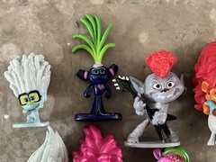 Lot of 10 DreamWorks Trolls World Tour Mini Figures