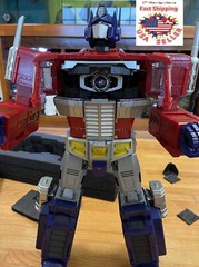 NEW Box Transformer Lewin 01B LW01B MP10 71 CM 28 Inch LED Autobot Optimus USA