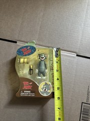 2012 Jazwares Toys Hanna-Barbera Tom & Jerry 3.5″ Tom Action Figure DMG Package