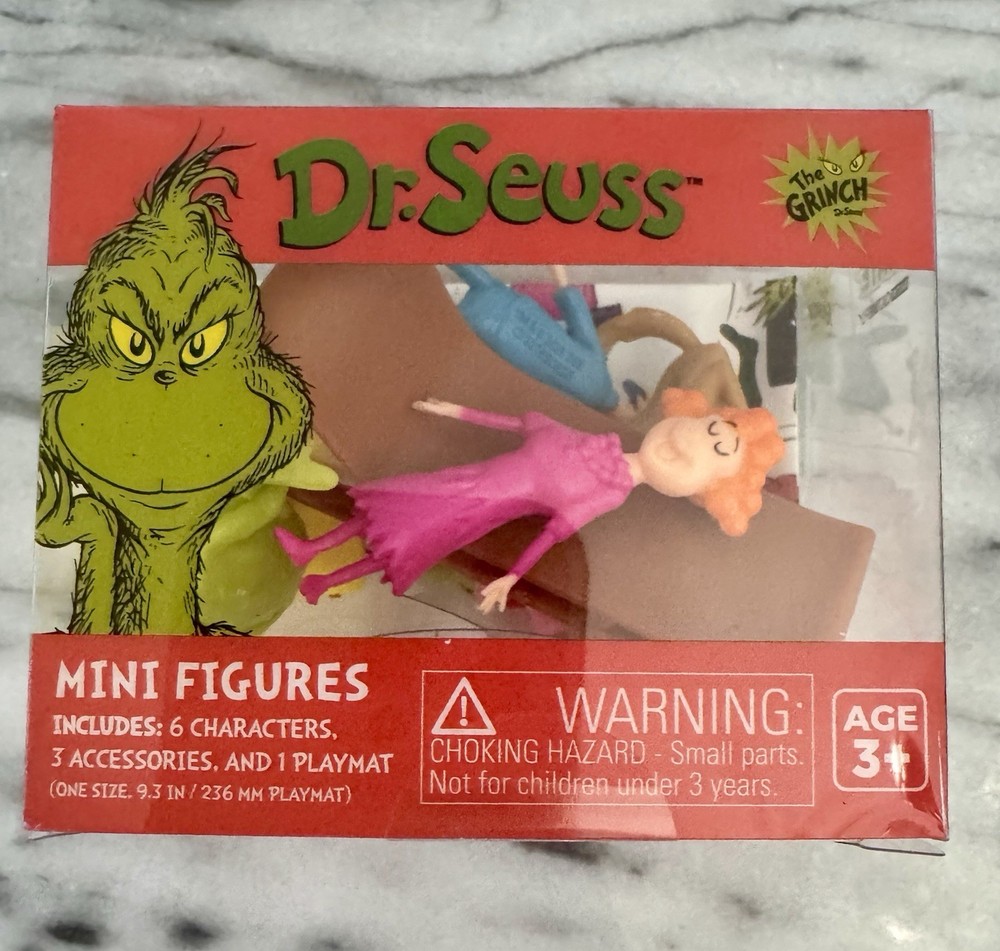 *NEW* The Grinch Dr. Seuss Critter Crate 6 Mini Figures 3 Accessories & Playmat