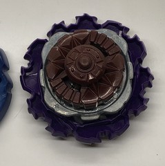 Beyblade Burst QuadStrike – Tidal Pandora Epic P8 & Ambush Nyddhog N8