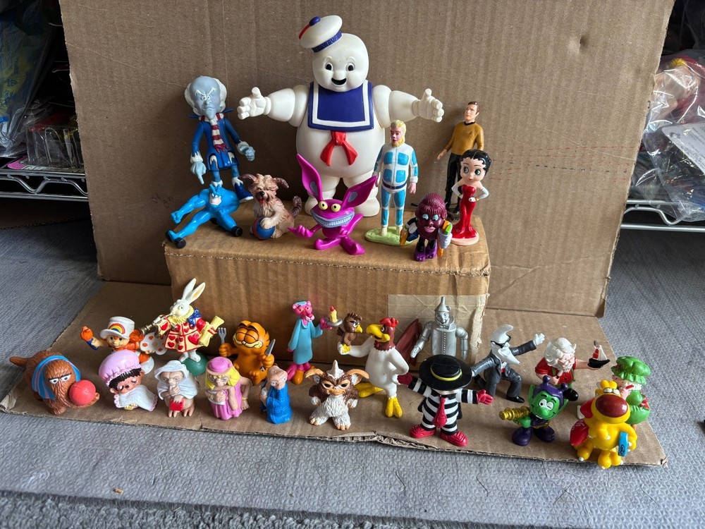 Television Movie Holiday Comic Advertising Character PVC Figures 1979-1995 (27)