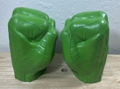 Hasbro Marvel Avengers Incredible Hulk Foam Fist Smash Hands – Green – 2023