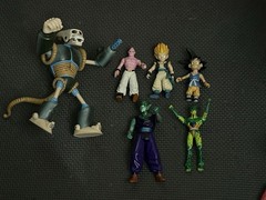 Dragonball Z ,21 Piece Action Figure Bundle , In Acceptable Condition Ships 💨