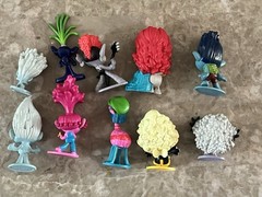 Lot of 10 DreamWorks Trolls World Tour Mini Figures