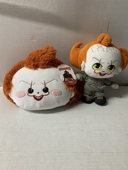 IT WELCOME TO DERRY Pennywise Evil Clown 9″ & 8” Plush Horror 2025 Jazwares Set