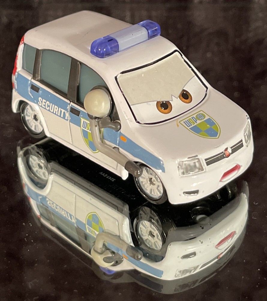 Disney Pixar Cars 2013 WGP Alex Carvill Security SUV WORLD OF CARS Die-cast EUC