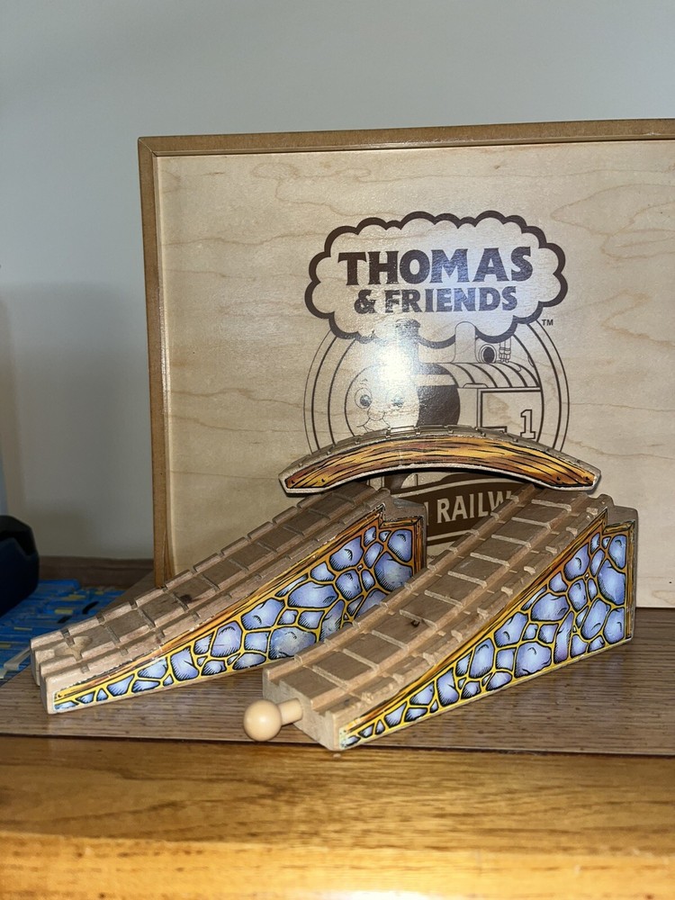 THE GREAT Railway Adventures WOODEN TRAIN STONE BRIDGE THOMAS FRIENDS COMPATIBLE