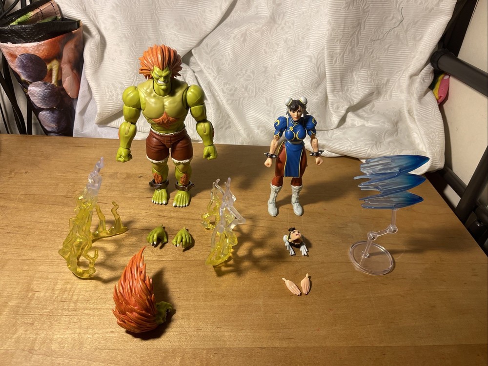 Jada Toys Street Fighter II Chun Li & Blanka Deluxe Action Figure