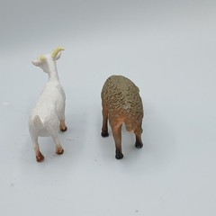 Goat Lamb Sheep Plastic Action Figure Lot of 2 Diorama