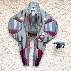 Star Wars 2004 Hasbro Jedi Spaceship Star Fighter w Anakin Skywalker Figure