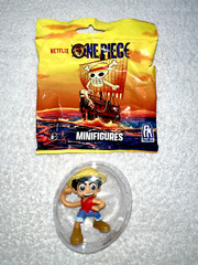 ONE PIECE MINIFIGURES LOT OF 6 LUFFY / AXEHAND / SANJI / NAMI ++ *NEW OPENED*