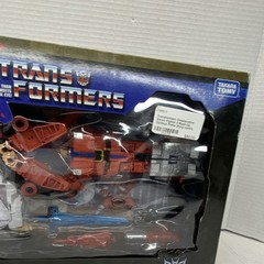 Takara Tomy Hasbro Transformers Street Fighter Optimus Prime vs Megatron Boxed …