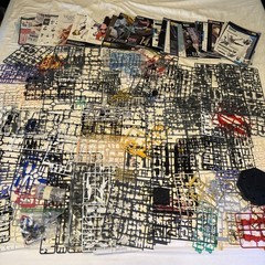 HUGE LOT BANDAI GUNDAM Model Kit PIECES Figures Weapons, Accessories Manuals