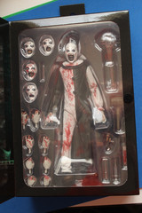 NECA DAMIEN LEONE’S TERRIFIER 2 ULTIMATE ART THE CLOWN FIGURE NEW IN BOX