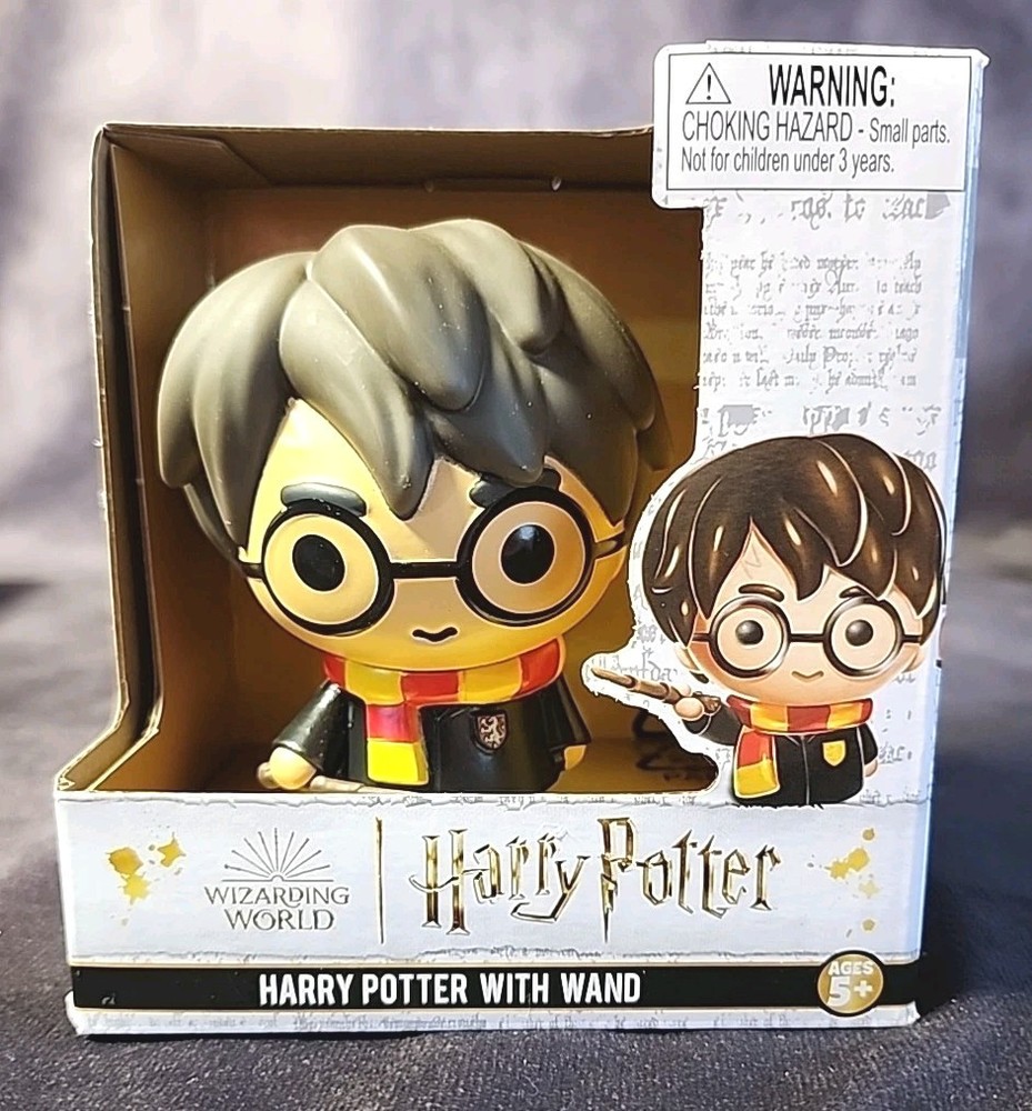 HARRY POTTER Wizarding World Collectible Figurine Toy with Wand 2024 NIB