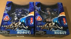 2 Trendmasters Lost In Space Action Figure Battle Ravaged Rocket Launcher Robots