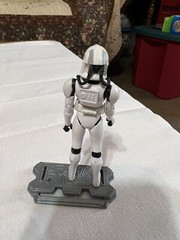 STAR WARS 3.75″ GALACTIC BATTLE CLONE TROOPER PILOT GOJI FIGURE w WEAPON & CARD