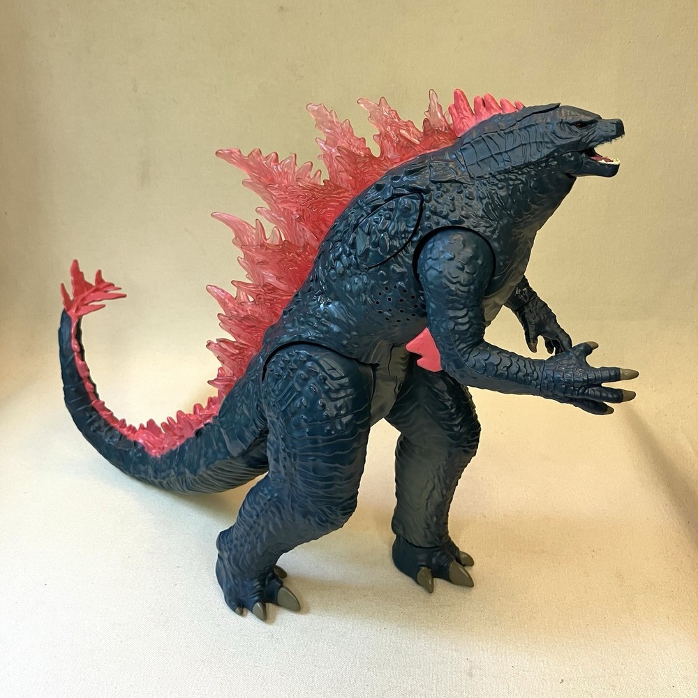Playmates 13” Godzilla X Kong The New Empire Mega Heat Ray Figure – WORKS