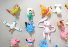 24 pc Pokemon 1″ Miniature Figures Including Moncolle MS-17 Mew