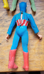 Lot of (14) vintage MEGO figures , solid bodies and accessories – DC, Star Trek+