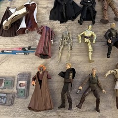 Star Wars Lot of Figures/Misc. – All Broken Figures – See Photos – For Parts