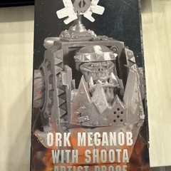 McFarlane Warhammer 40000 Megafig – Ork Meganob with Shoota Artist Proof New