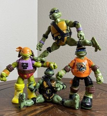 TMNT Ninja Turtles Action Figures Set – WWE Mash-Up + Classic (4 pcs, Playmates)