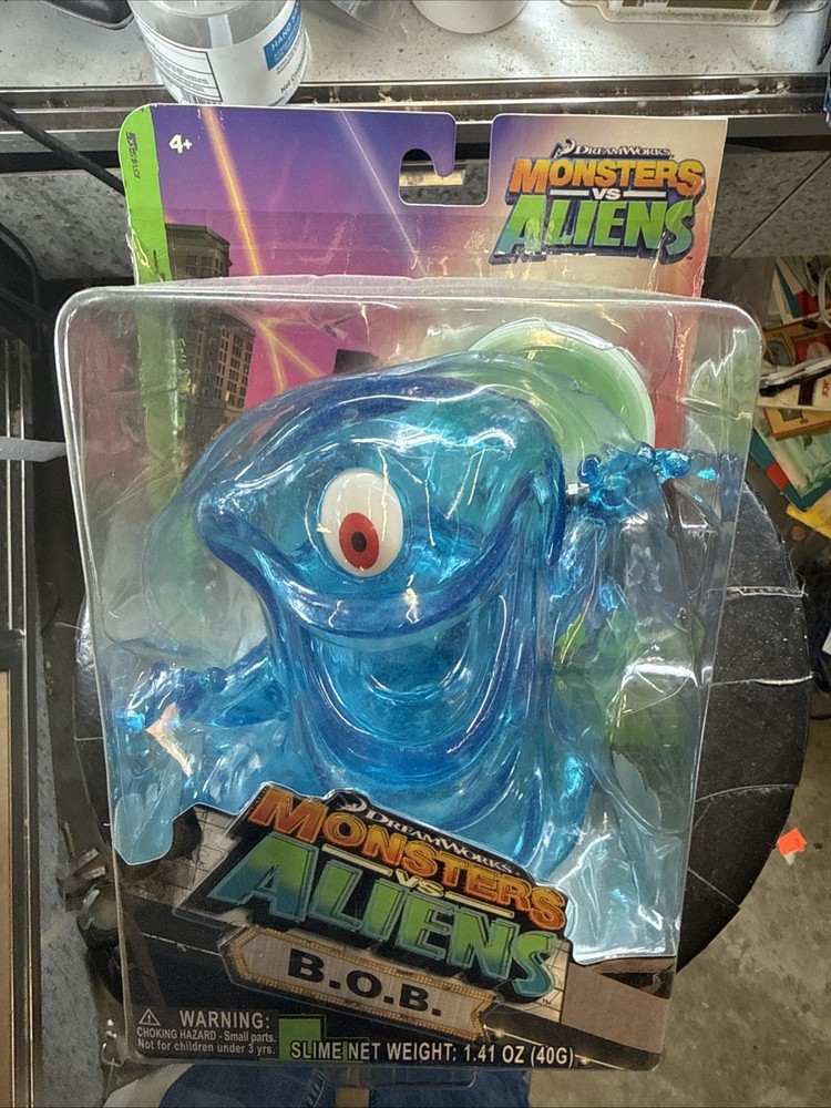 Monsters VS Aliens Bob The Blob B.O.B. Figure & Slime 2009 Dreamworks Toy Quest