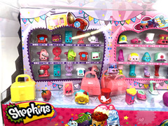 Shopkins Moose Toys Display Case with many Shopkins Figures