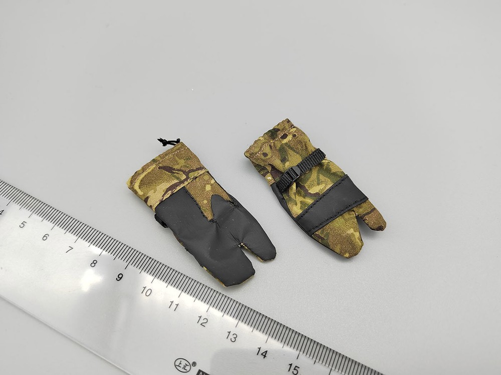 DAMTOYS DAM 78023 1/6 Scale British Royal Marines Commando Gloves Model