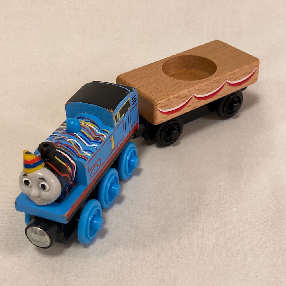 Thomas & Friends Wooden Railway Birthday Train Plus Cake Cargo Car Y4501 Magnet