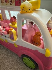 Shopkins Exclusive, Special Edition Scoops Ice Cream Truck Bundle