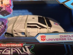 Hasbro Transformers Diaclone Universe Clampdown 5.5 inch Action Figure – F5761