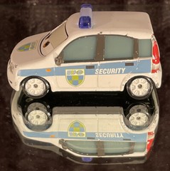 Disney Pixar Cars 2013 WGP Alex Carvill Security SUV WORLD OF CARS Die-cast EUC