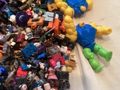 LOT OF 20+LBS OF ROBLOX FIGURES PARTS & PIECES-free shipping