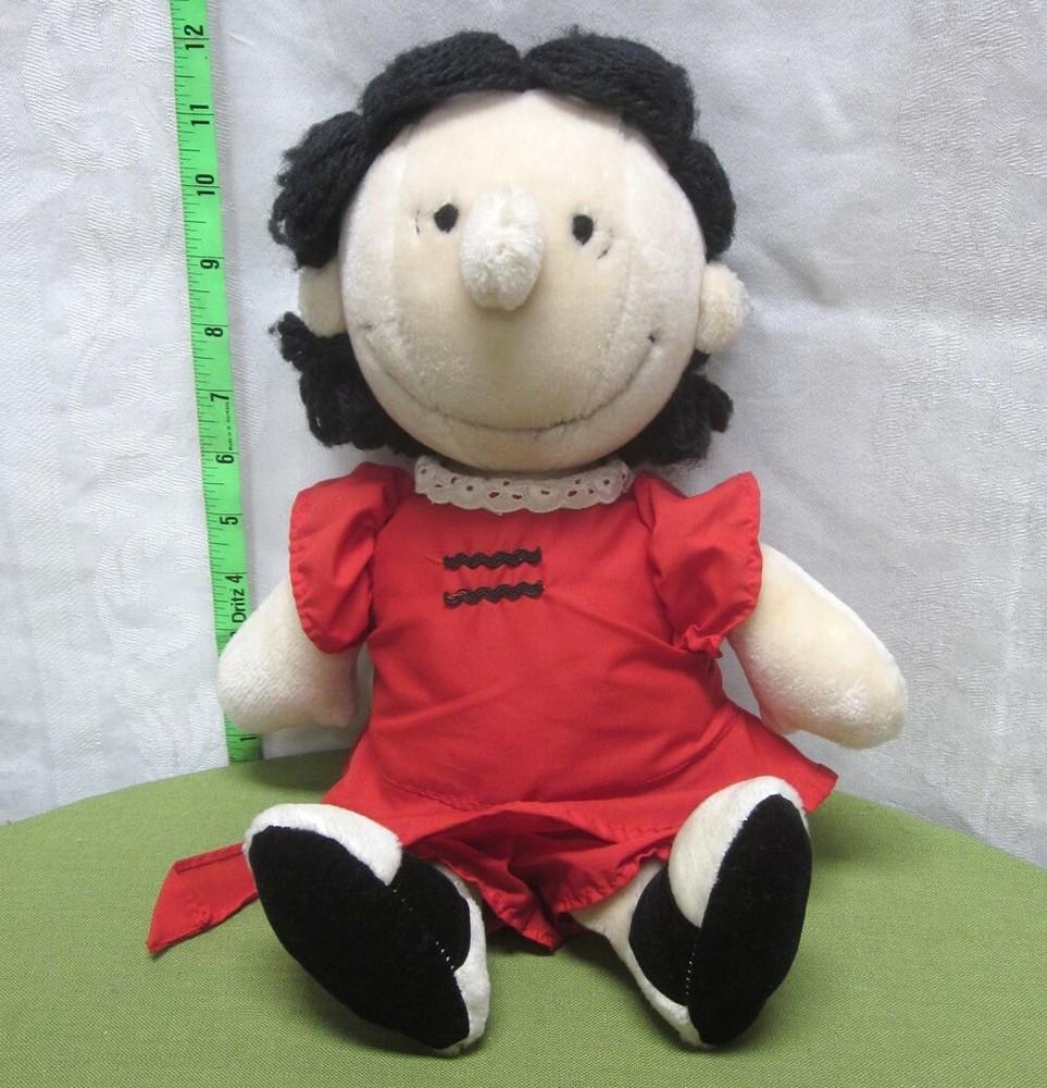LUCY VAN PELT plush doll Peanuts toy 1980s comic-strip Charles M. Schulz
