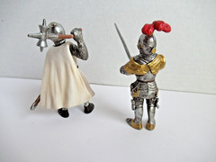 Schleich Ritter World of Knights Cross Solder Sword & White Crusader WAR HAMMER