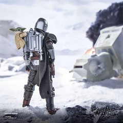 The Mandalorian & Grogu Deluxe Star Wars The Black Series 6-Inch Action Figure