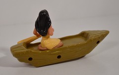 RARE 1995 Rolling Pocahontas Canoe 4.75″ McDonald’s EUROPE Action Figure Disney