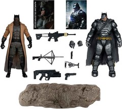 DC Multiverse v Superman 7″Figure 2-Pack Batman Knightmare & Armor Gold Label