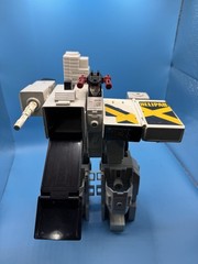 Transformers G1 Metroplex Hasbro Action Figure 1985 Takara Incomplete