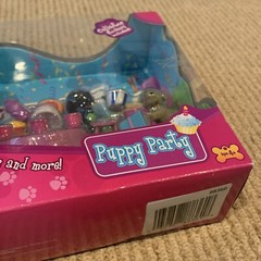 Puppy In My Pocket & Friends Puppy Party Playset 2009 New 25 Pieces